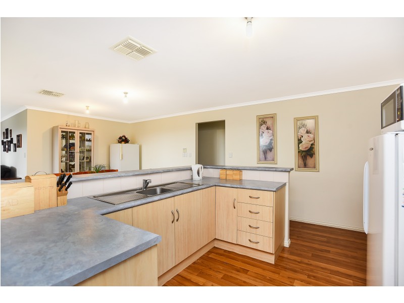 9 Baudin Crescent, Mount Compass SA 5210