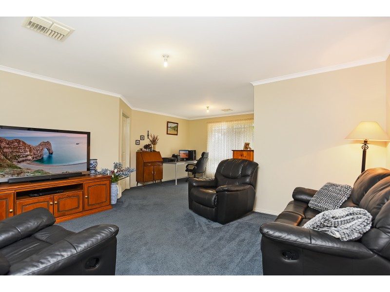 9 Baudin Crescent, Mount Compass SA 5210