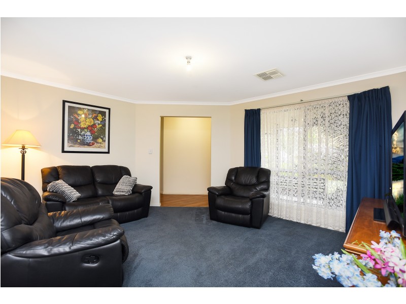 9 Baudin Crescent, Mount Compass SA 5210