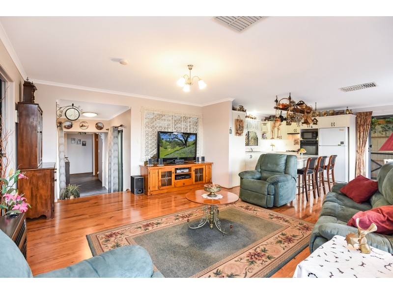 8 Holmes Street, Old Noarlunga SA 5168