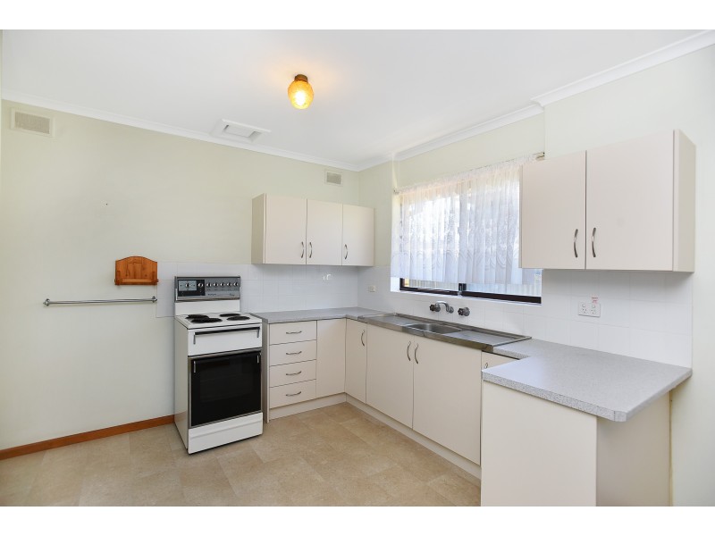 1/65 Nashwauk Crescent, Moana SA 5169