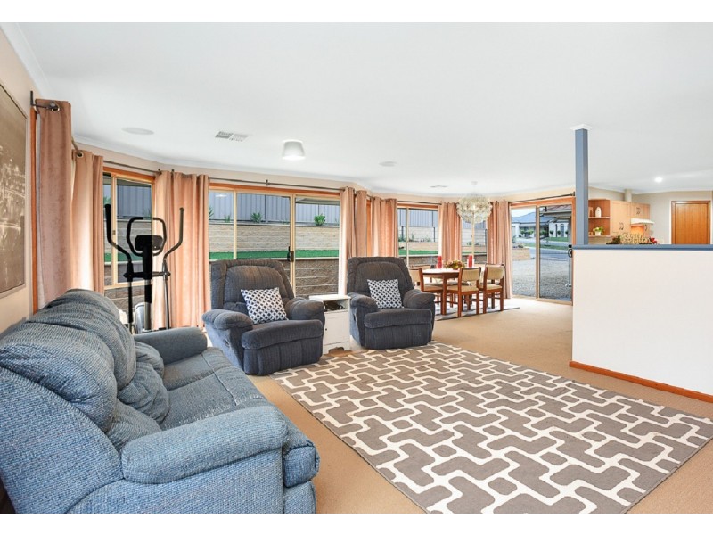 82 Grand Boulevard, Seaford Rise SA 5169