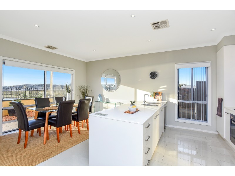 3/10 Commercial Road, Port Noarlunga South SA 5167