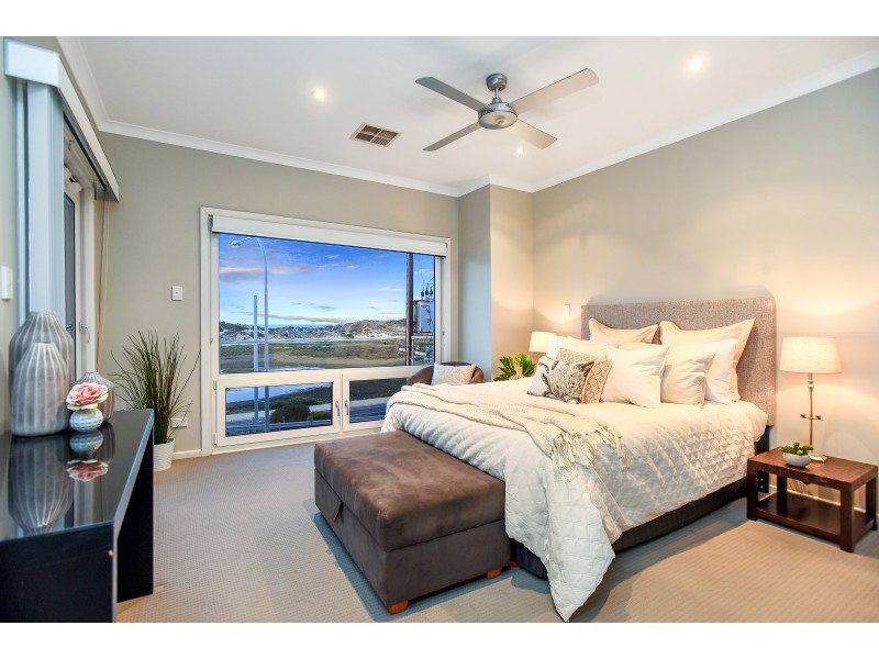 3/10 Commercial Road, Port Noarlunga South SA 5167