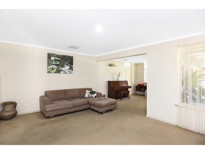 11 Avocet Street, Seaford Rise SA 5169