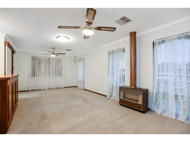 13 Trim Crescent, Old Noarlunga SA 5168