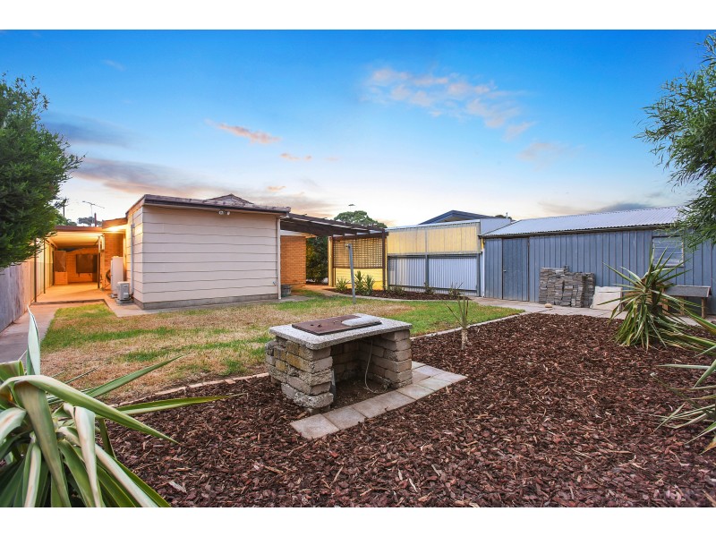 13 Trim Crescent, Old Noarlunga SA 5168