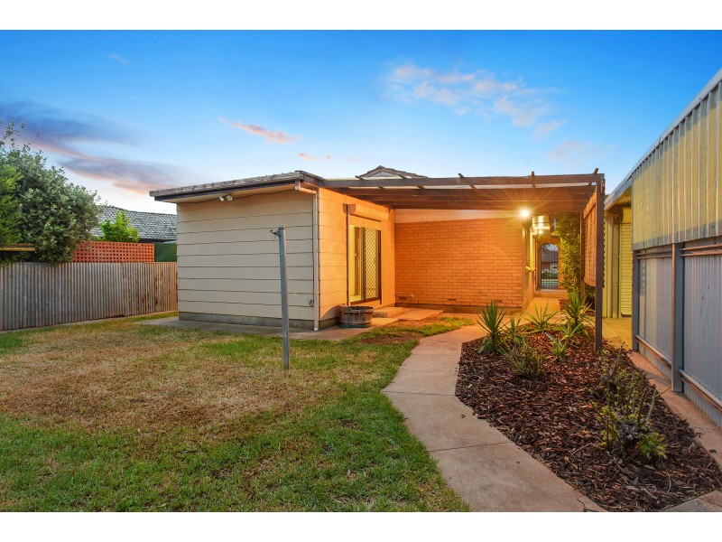 13 Trim Crescent, Old Noarlunga SA 5168