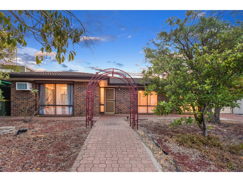 19 Featherstone Drive, Huntfield Heights SA 5163