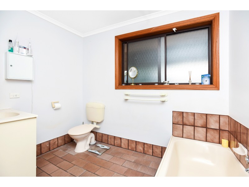 19 Featherstone Drive, Huntfield Heights SA 5163