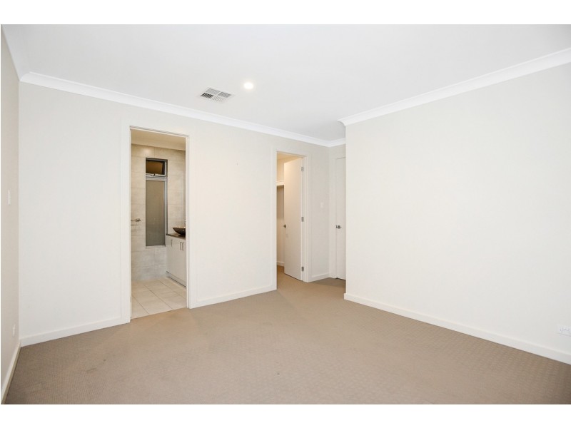 77A Kalgoorlie Avenue, Port Noarlunga South SA 5167