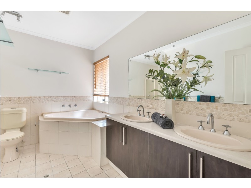 32 Spy Glass Hill Circuit, Seaford Rise SA 5169