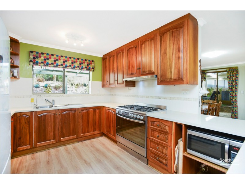 2 Romney Road, Happy Valley SA 5159