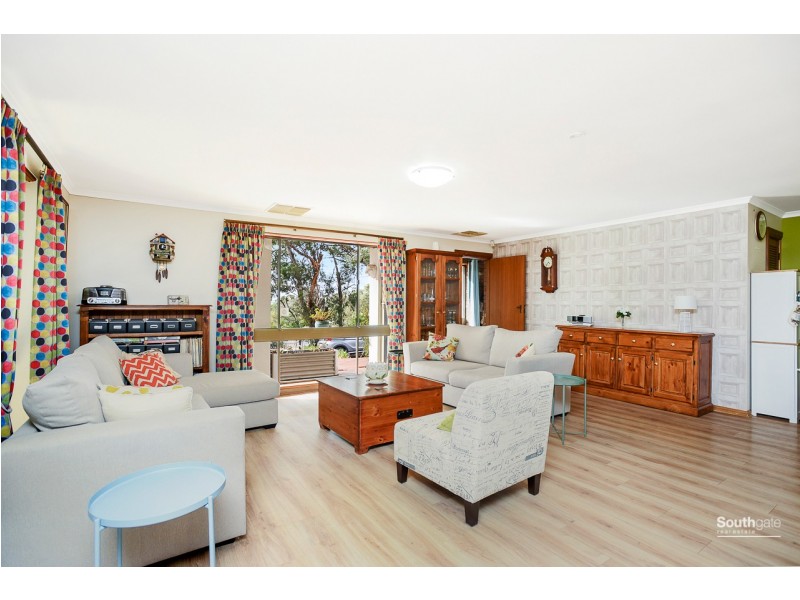 2 Romney Road, Happy Valley SA 5159