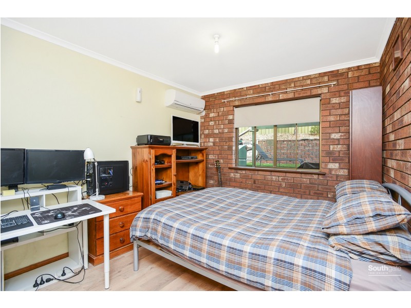 2 Romney Road, Happy Valley SA 5159