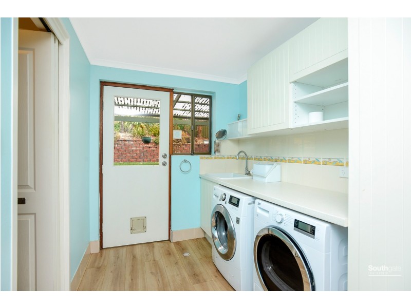2 Romney Road, Happy Valley SA 5159