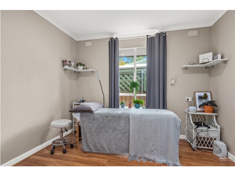 30 Roberts Road, Hackham West SA 5163