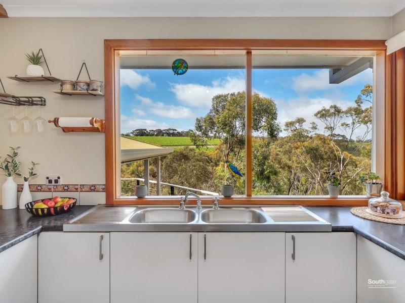 174 Upper Penneys Hill Road, Onkaparinga Hills SA 5163