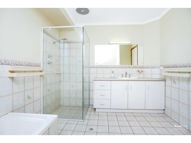 6 Clifton Court, Mclaren Vale SA 5171