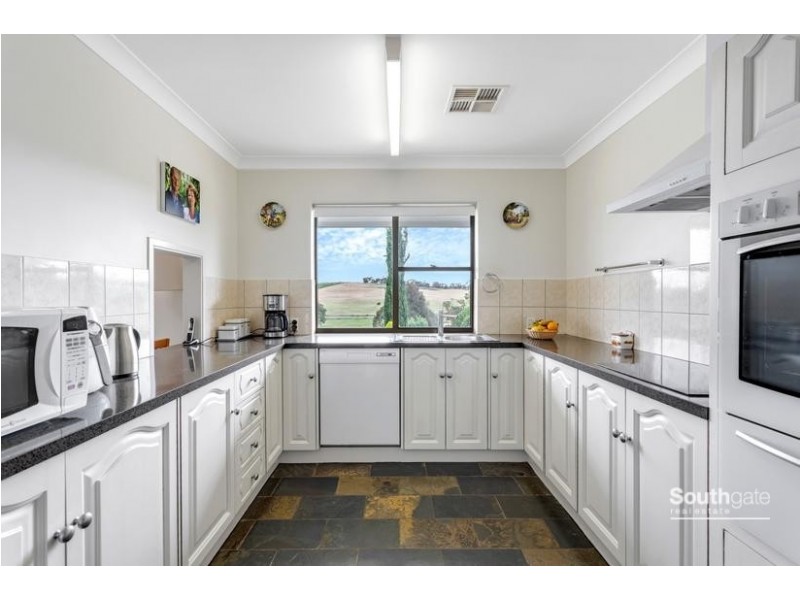 83 Brunato Road, Blewitt Springs SA 5171