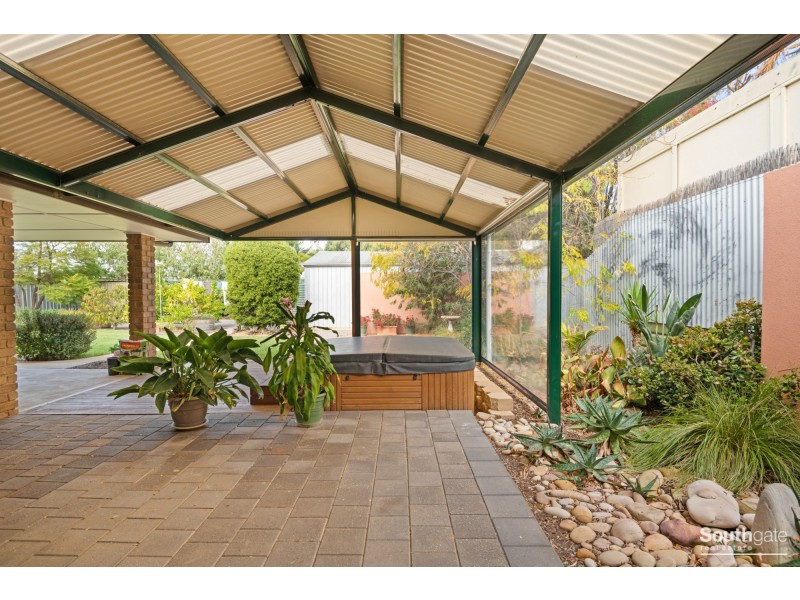 18 Macquarie Street, Moana SA 5169