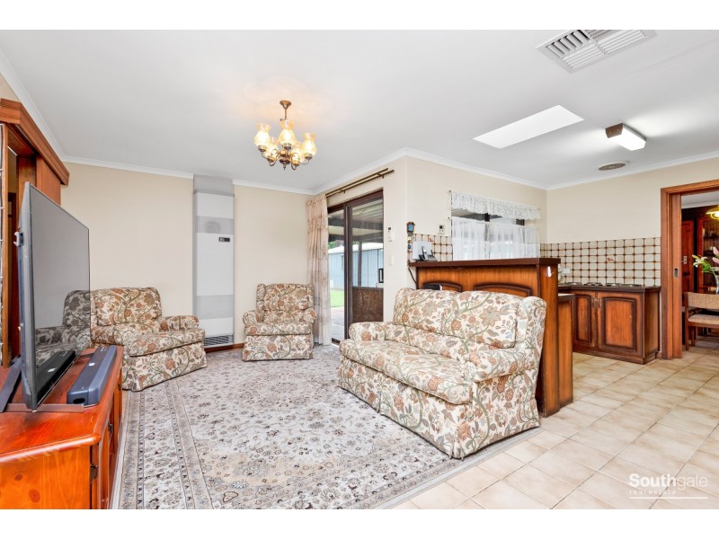 8 Geraldine Street, Valley View SA 5093