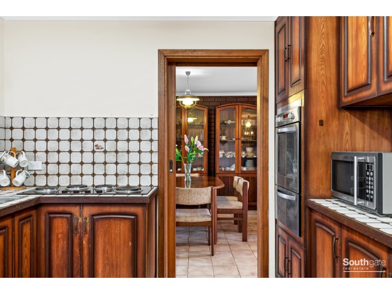 8 Geraldine Street, Valley View SA 5093