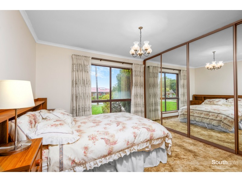 8 Geraldine Street, Valley View SA 5093