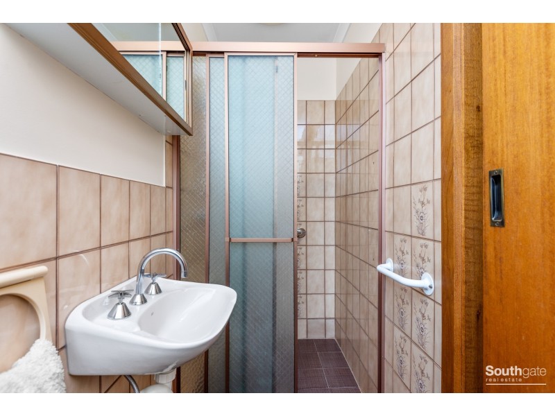 8 Geraldine Street, Valley View SA 5093