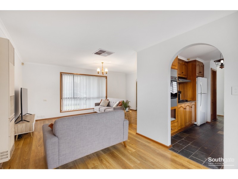 19 Farnsworth Drive, Morphett Vale SA 5162