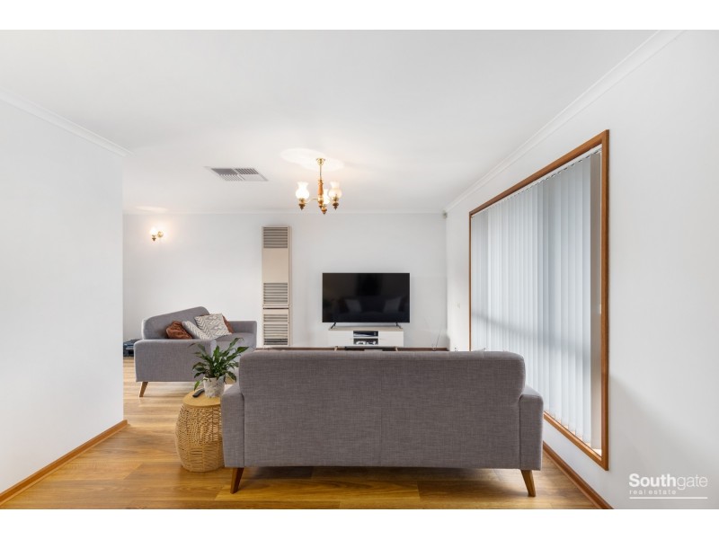 19 Farnsworth Drive, Morphett Vale SA 5162