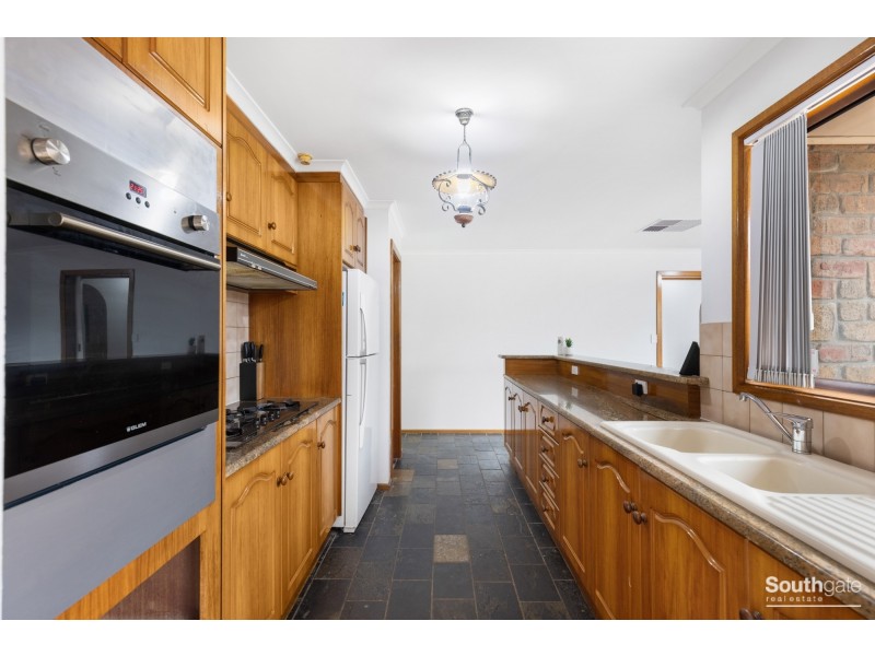 19 Farnsworth Drive, Morphett Vale SA 5162