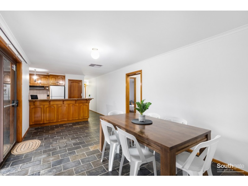 19 Farnsworth Drive, Morphett Vale SA 5162