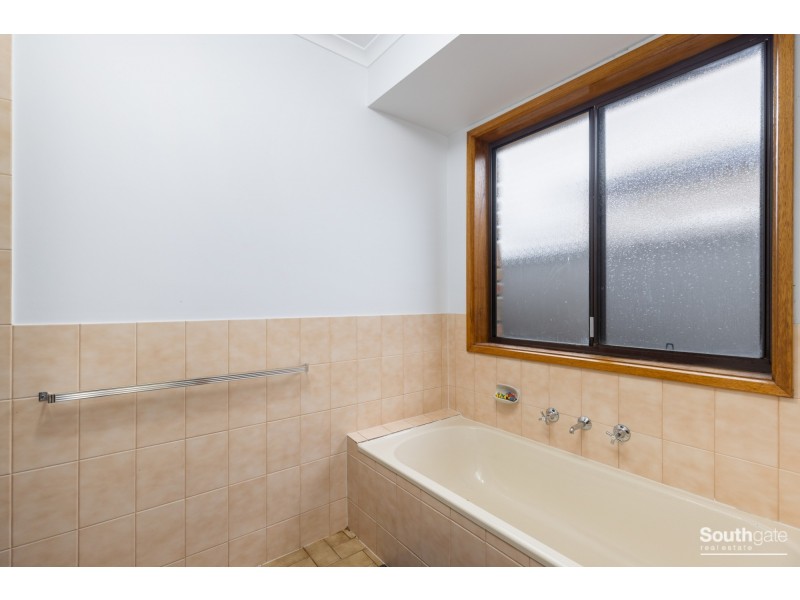 19 Farnsworth Drive, Morphett Vale SA 5162