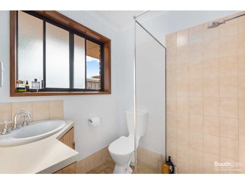 19 Farnsworth Drive, Morphett Vale SA 5162