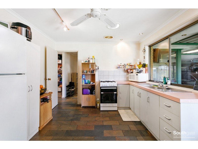 4 Kauri Court, Noarlunga Downs SA 5168