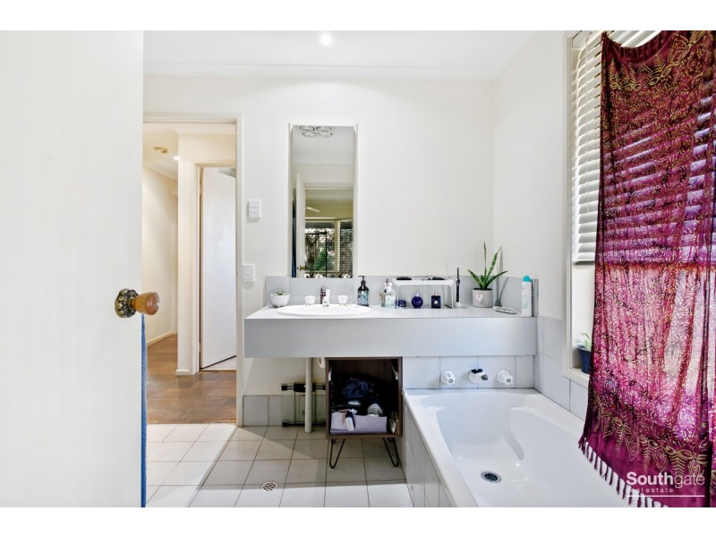 4 Kauri Court, Noarlunga Downs SA 5168