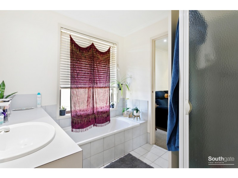 4 Kauri Court, Noarlunga Downs SA 5168