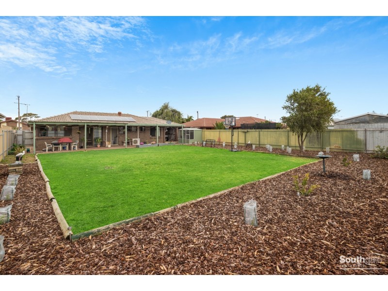 31 Kwinana Crescent, Port Noarlunga South SA 5167