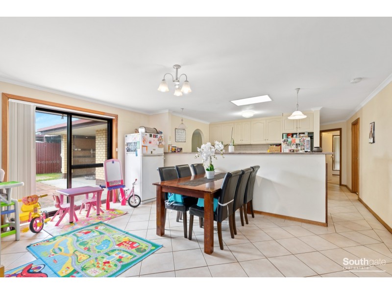 31 Kwinana Crescent, Port Noarlunga South SA 5167