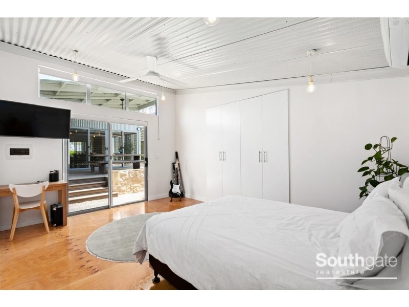 12 Alfred Place, Port Willunga SA 5173