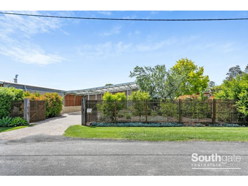 12 Alfred Place, Port Willunga SA 5173