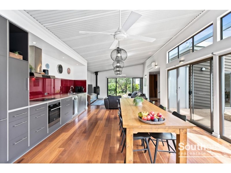 12 Alfred Place, Port Willunga SA 5173