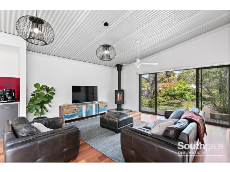 12 Alfred Place, Port Willunga SA 5173