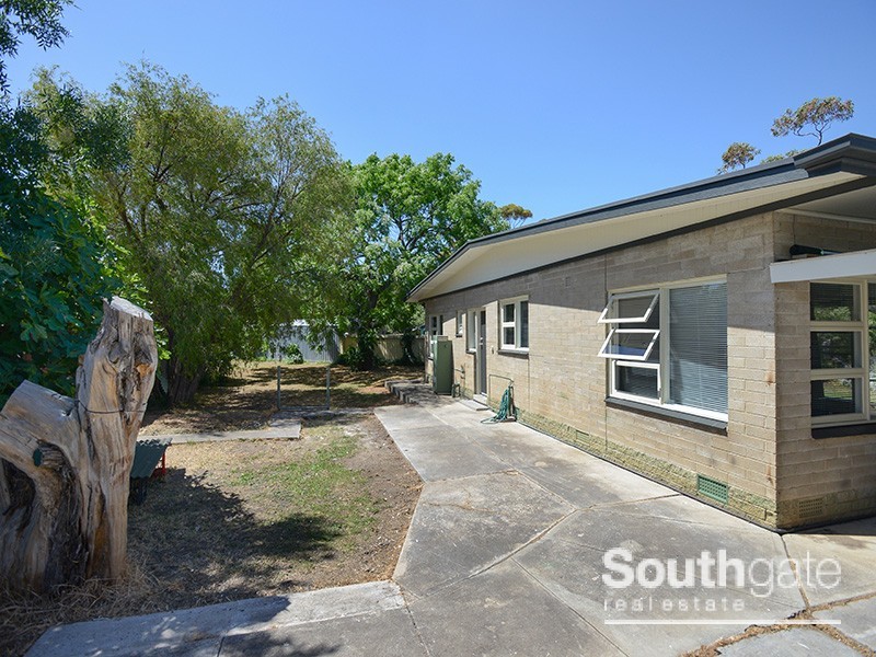 3 Peter Crescent, Morphett Vale SA 5162