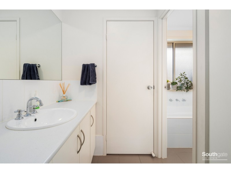 16 Anglesea Lane, Seaford Rise SA 5169