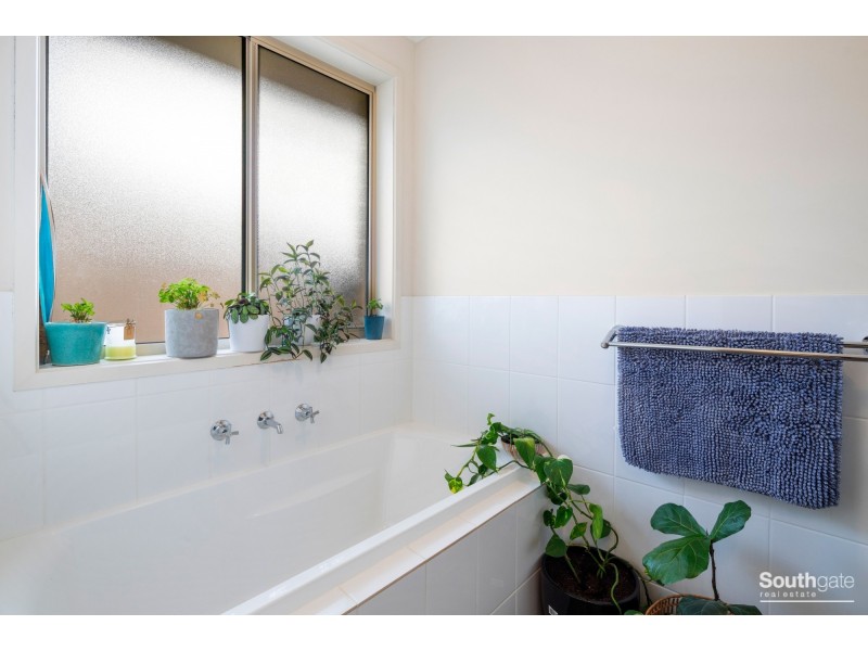 16 Anglesea Lane, Seaford Rise SA 5169