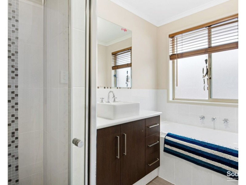 33 Byron Bay Boulevard, Seaford Rise SA 5169