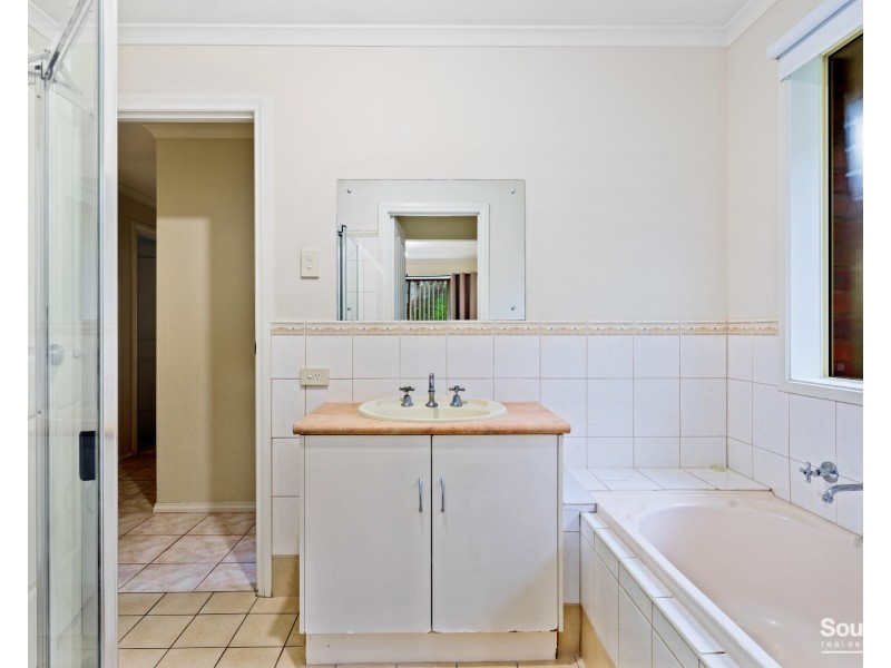 1 Cowper Court, Willunga SA 5172