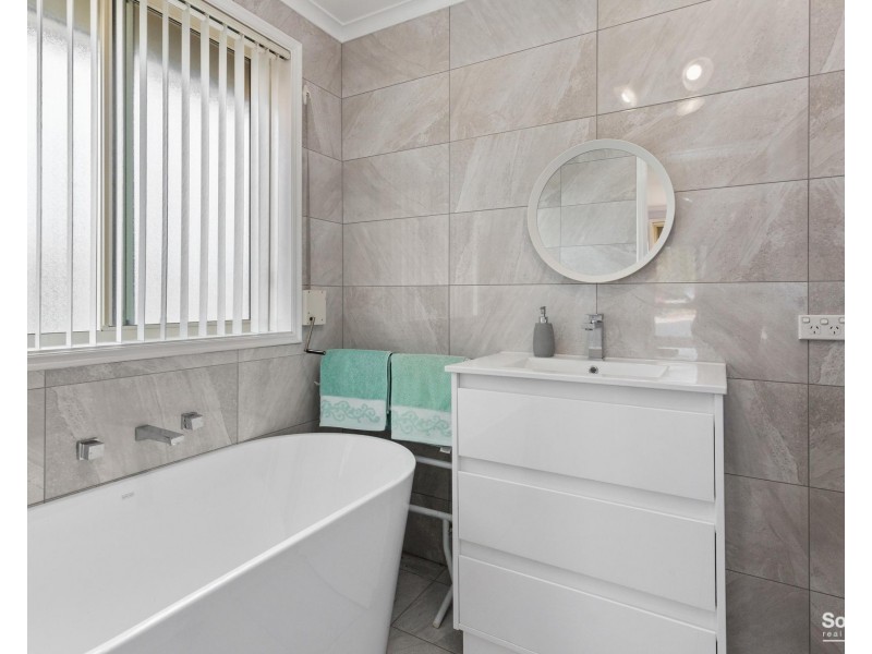 9 Seafarer Court, Seaford Rise SA 5169